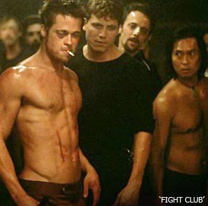 Ein Körper wie Brad Pitt: komplettes Wochen Workout + Ernährung